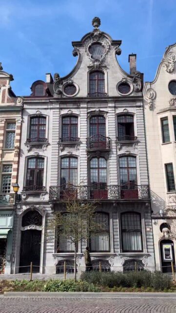 Amsterdam → Antwerp → Menchelen → Leven → Brussels → Lille 🌷 
What a great way to start our retailer tour—under the sun! It’s been a pleasure visiting these beautiful, lively cities, brought to life by their wonderful stores and passionate shop owners. ❤️

The first part is complete, and now we’re heading to the west of France!